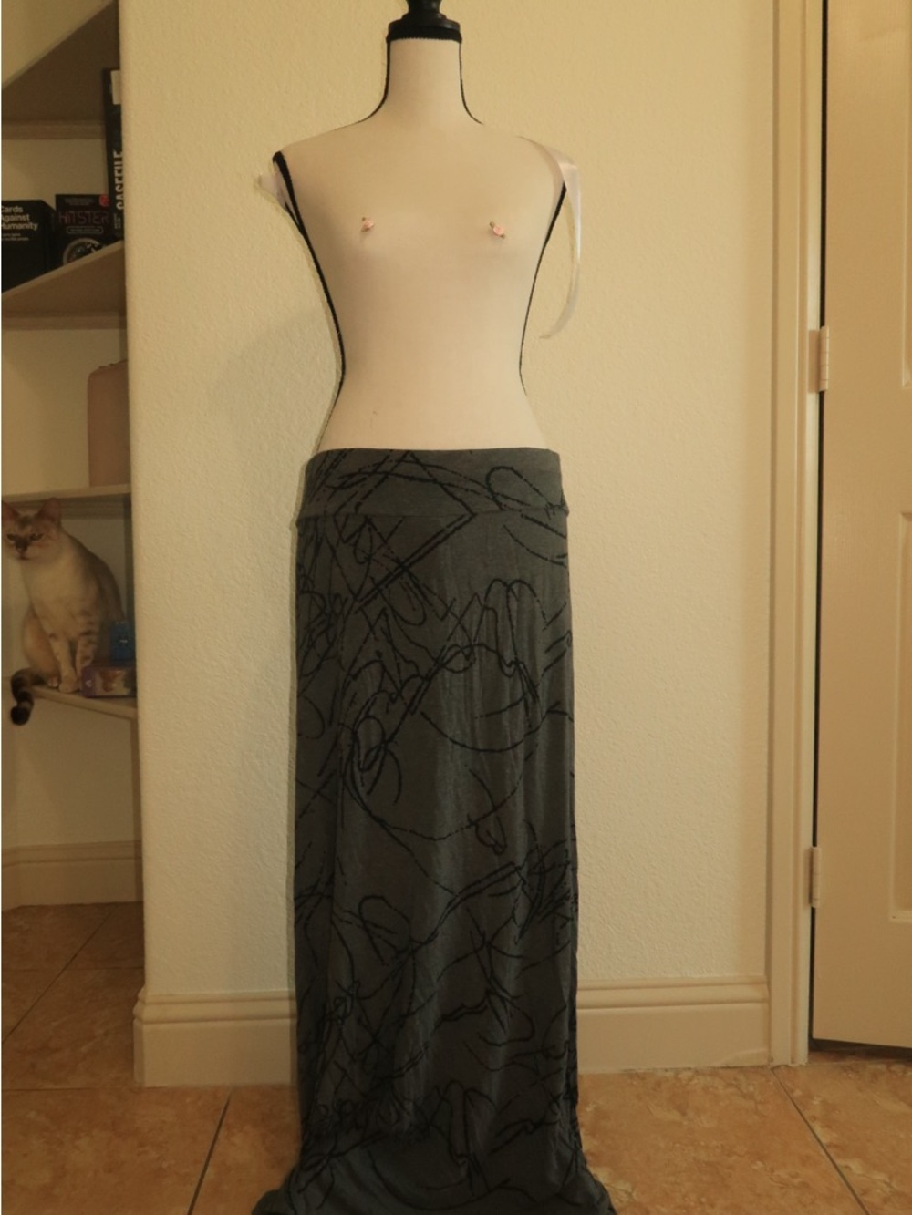 Ava & Viv Gray Maxi Skirt with Black Abstract Print